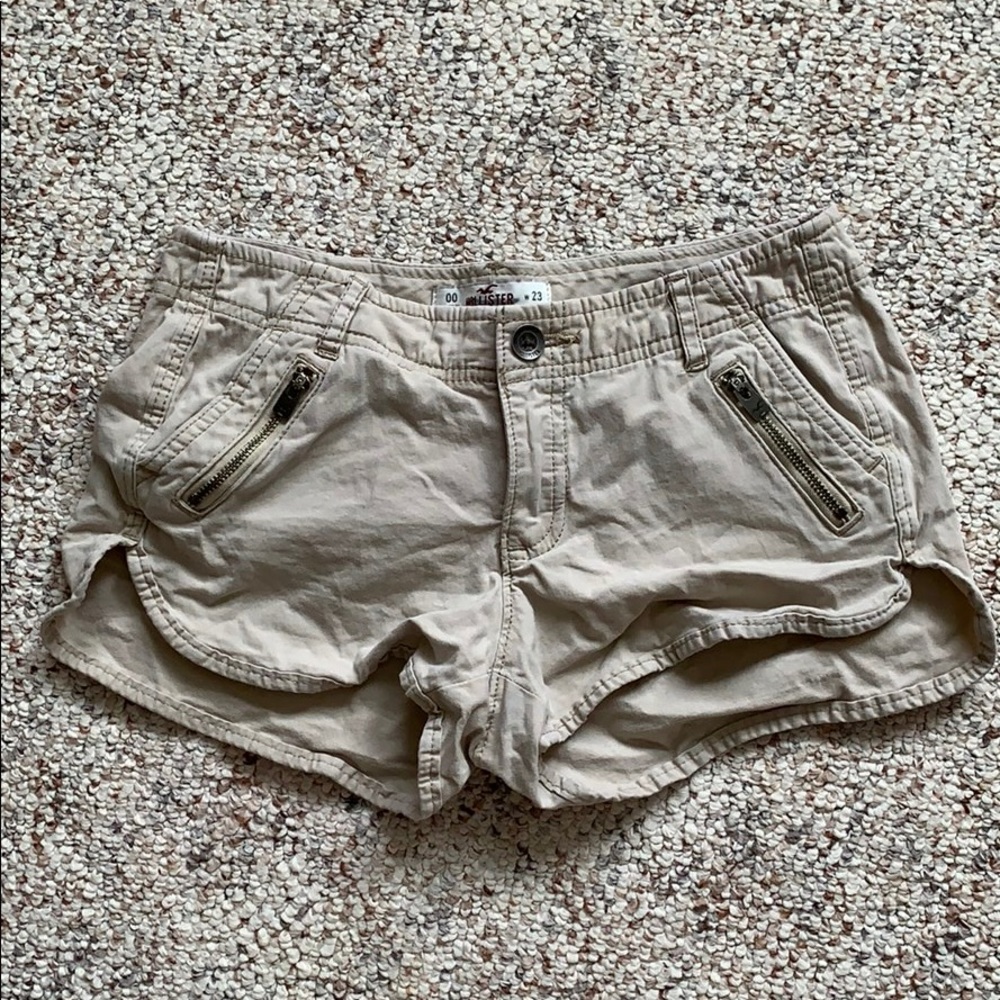 American eagle khaki shorts